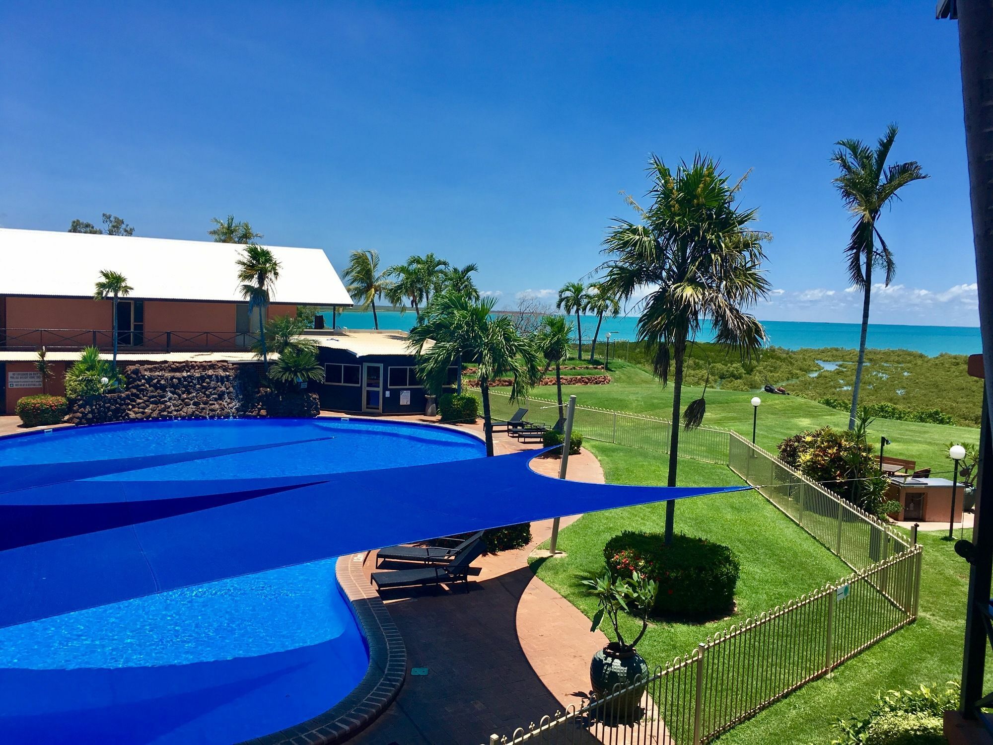 มูนไลท์ เบย์ สวีท Aparthotel บรูม ภายนอก รูปภาพ